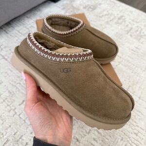 new ugg tasman size us 6